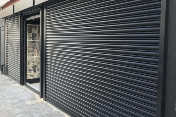 Persianas Pamplona · Instalación y reparación de persianas de locales en Pamplona